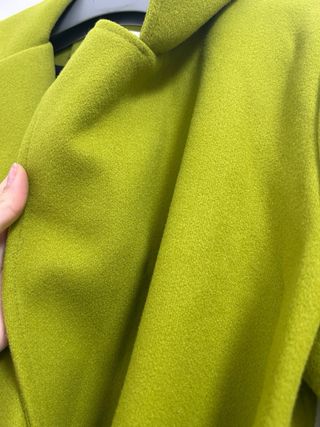 Cappotto verde acido lungo con cintura