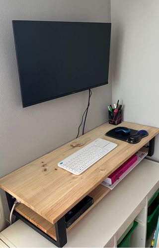 Mesa flotante madera y metal