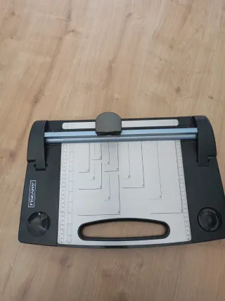 Cortapapeles Fiskars