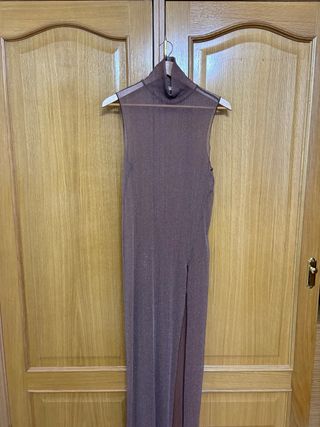 Vestido largo transparente con abertura