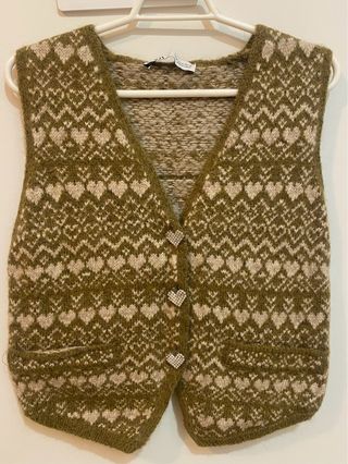 Chaleco botones joya corazón Zara
