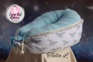 Cojín para reborn ballenitas azules T. L