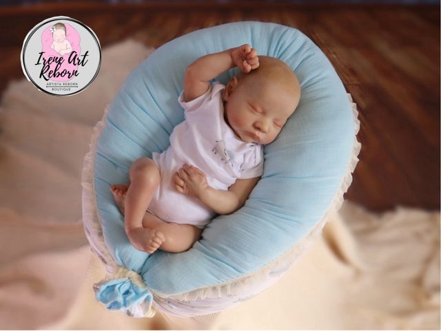 Cojín para reborn ballenitas azules T. L