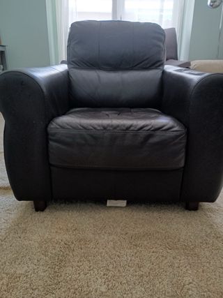 Sillón de piel negro