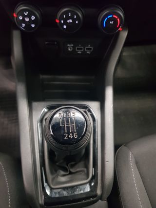 Renault Clio Business TCE 100 CV