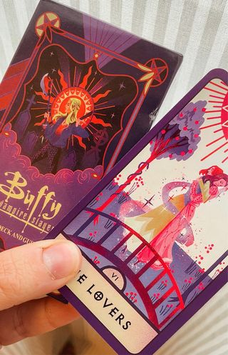 Buffy The Vampire Slayer Tarot Deck y Guía