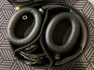 Vendo Sony WH1000XM4 en color negro como nuevo