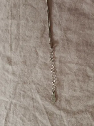 Pulsera de plata con trébol azul