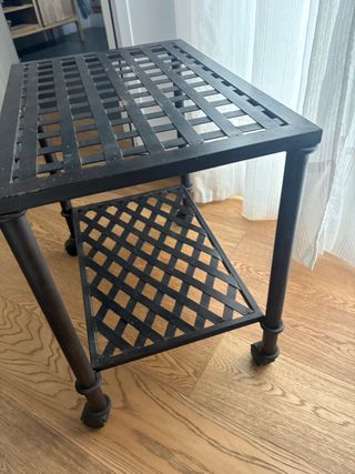 Mesa auxiliar de forja con ruedas