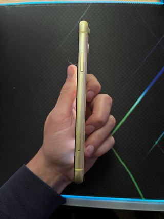 iPhone 11 Amarillo 64GB