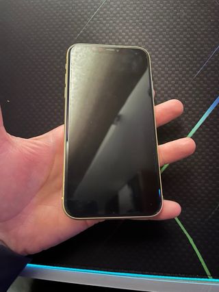 iPhone 11 Amarillo 64GB