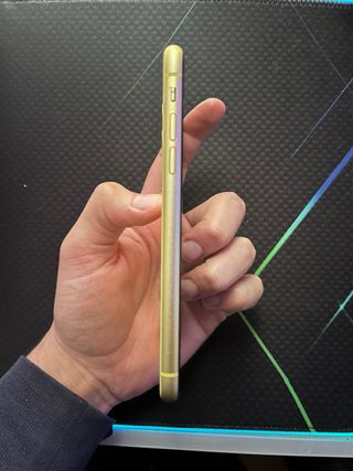 iPhone 11 Amarillo 64GB