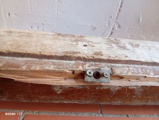 Puertas balconeras de madera con el marco