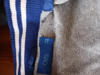 Giubbotto bambino blu con zip rossa