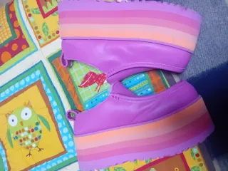 Zapatos UGG plataforma rosa talla 38