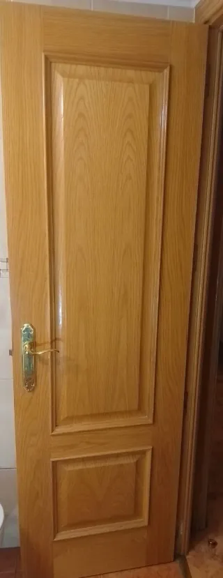 Puerta interior roble barnizada