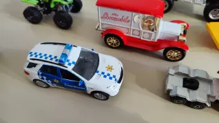 Lote vehículos juguete tamaño medio