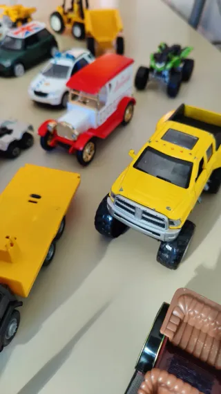 Lote vehículos juguete tamaño medio