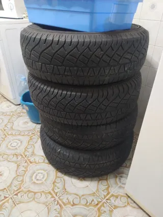 Michelin Latitude Cross 235/70 R16