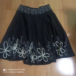 Falda midi Zara bordada