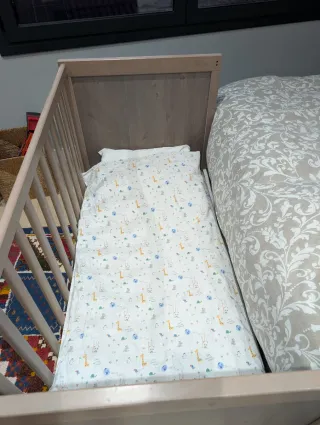 Cuna IKEA Sundvik.Colchon de regalo.