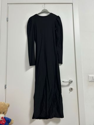 Vestito nero lungo, indossato una volta,ottime con