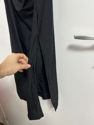 Vestito nero lungo, indossato una volta,ottime con