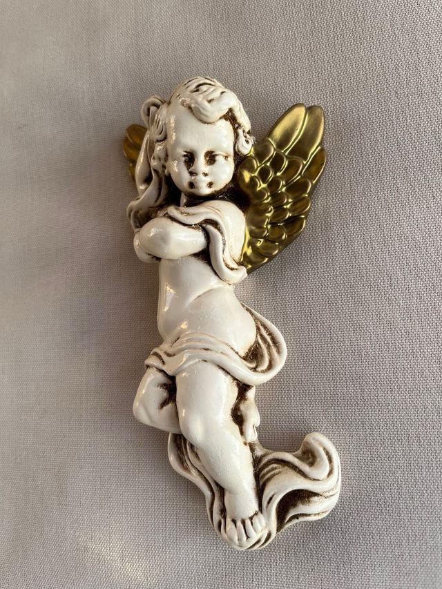 Antiguo Querubin en color crudo y dorado 1960