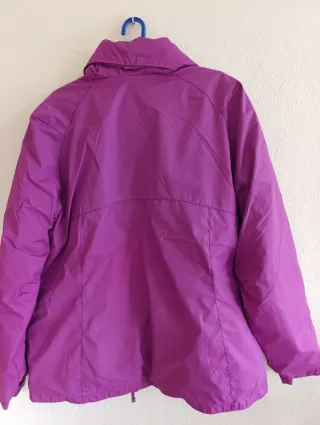Anorak Fucsia morado Talla XL .