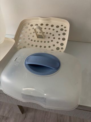 Esterilizador biberones Chicco.