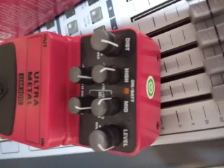 Pedal guitarra UM300 Ultra Metal