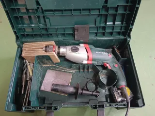 Taladro Metabo con accesorios