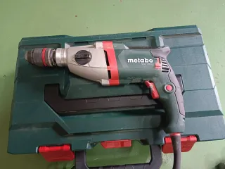 Taladro Metabo con accesorios