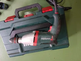 Taladro Metabo con accesorios