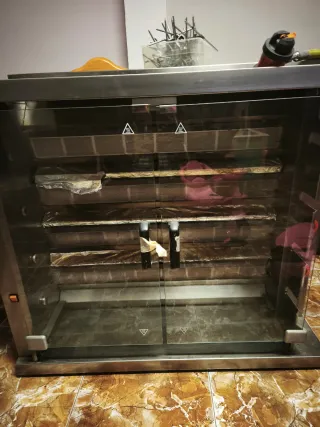 Máquina de pollos asados