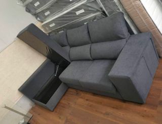 Sofá Chaise Longue + arcon y  2 Puffs NUEVO!!