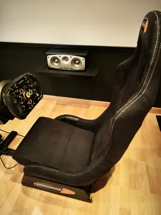 Cookpit Playseat + Thrustmaster t300