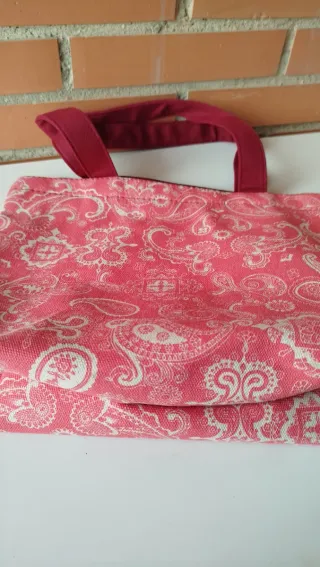 Bolso de tela con estampado veraniego