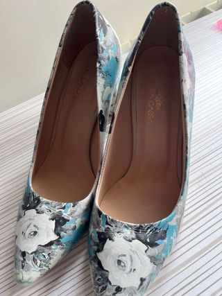 Conjunto Zapatos T38 y Bolso Clutch Floral