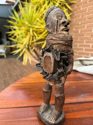 Figura africana Yombe de Congo