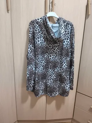 Chaqueta con estampado de leopardo