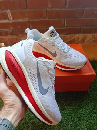 Nike Vomero 18