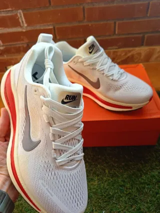 Nike Vomero 18