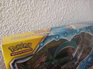 Caja Pokémon Salpicadura Imponente GX