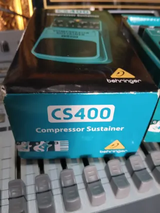 Pedal Guitarra Behringer CS400 Compressor Sustaine