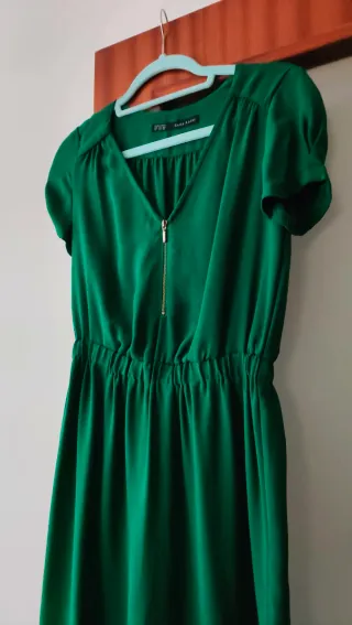 Vestido Zara verde con cremallera