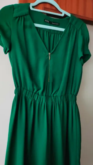 Vestido Zara verde con cremallera