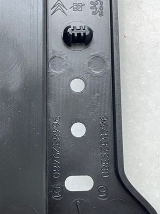 Soporte Caja Fusibles Citroen C2 Bajo Volante