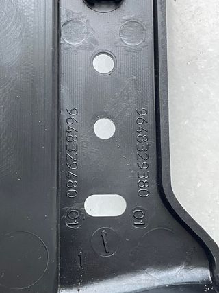 Soporte Caja Fusibles Citroen C2 Bajo Volante