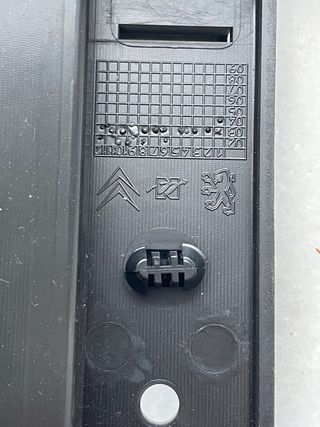 Soporte Caja Fusibles Citroen C2 Bajo Volante